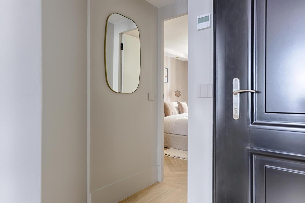Unique Luxury Parisian flat 2BR/6P -Champs Elysées Extérieur photo