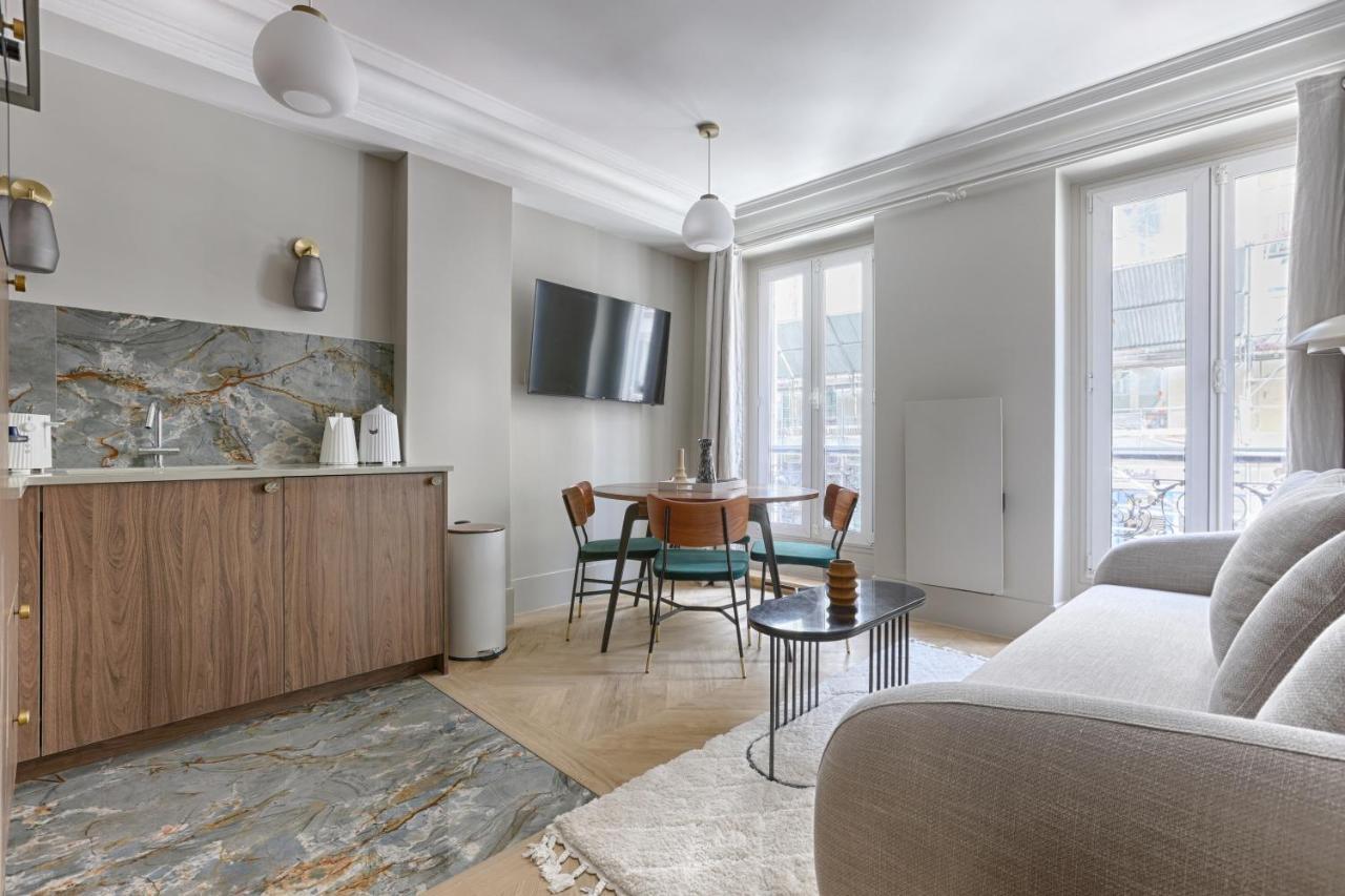 Unique Luxury Parisian flat 2BR/6P -Champs Elysées Extérieur photo
