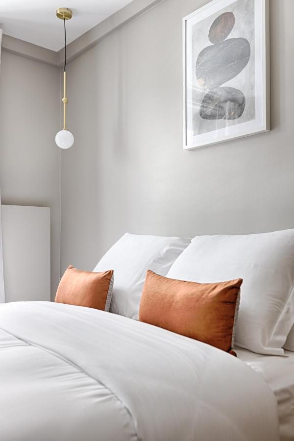 Unique Luxury Parisian flat 2BR/6P -Champs Elysées Extérieur photo