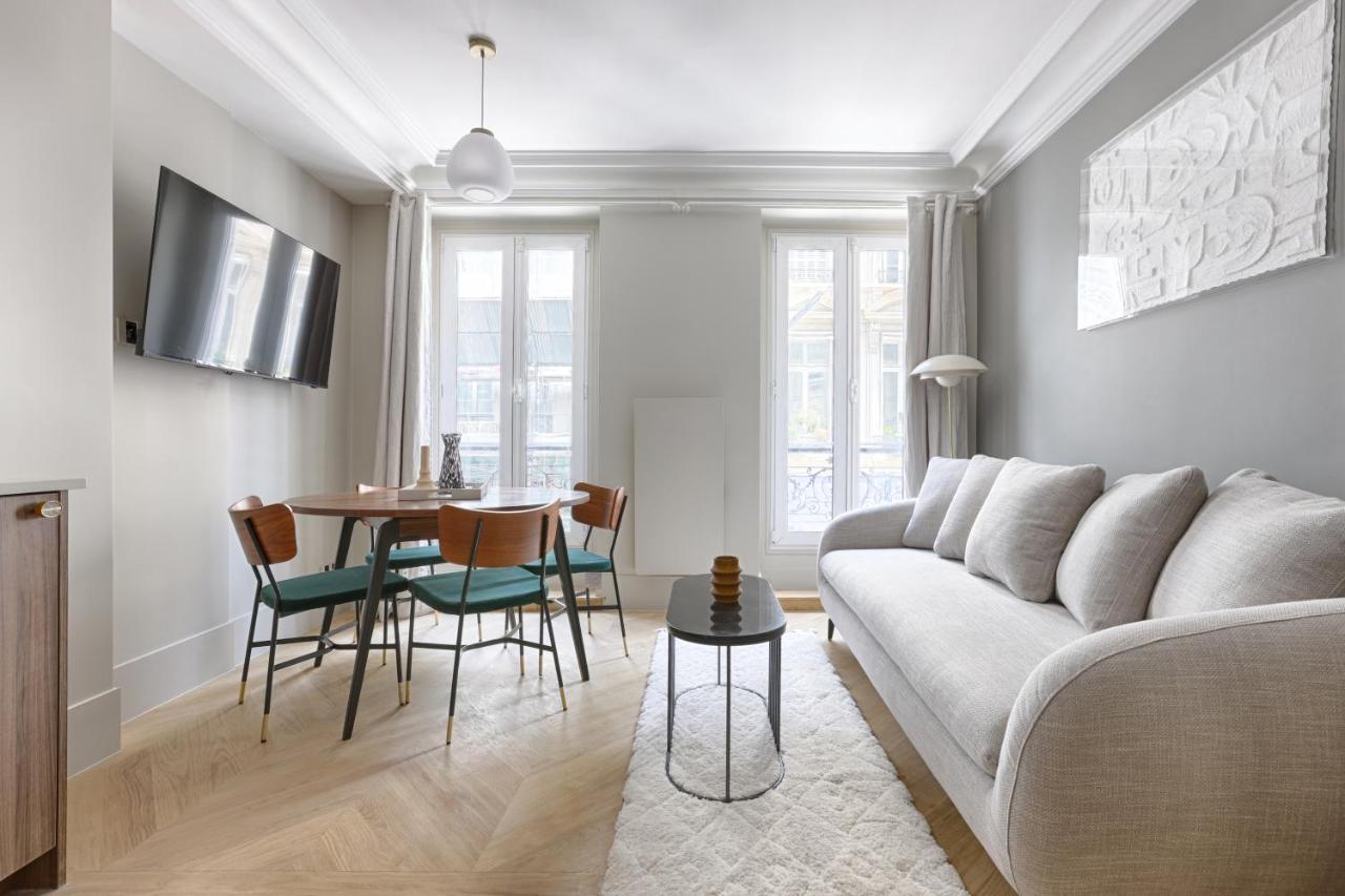 Unique Luxury Parisian flat 2BR/6P -Champs Elysées Extérieur photo