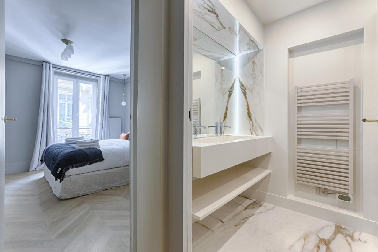 Unique Luxury Parisian flat 2BR/6P -Champs Elysées Extérieur photo