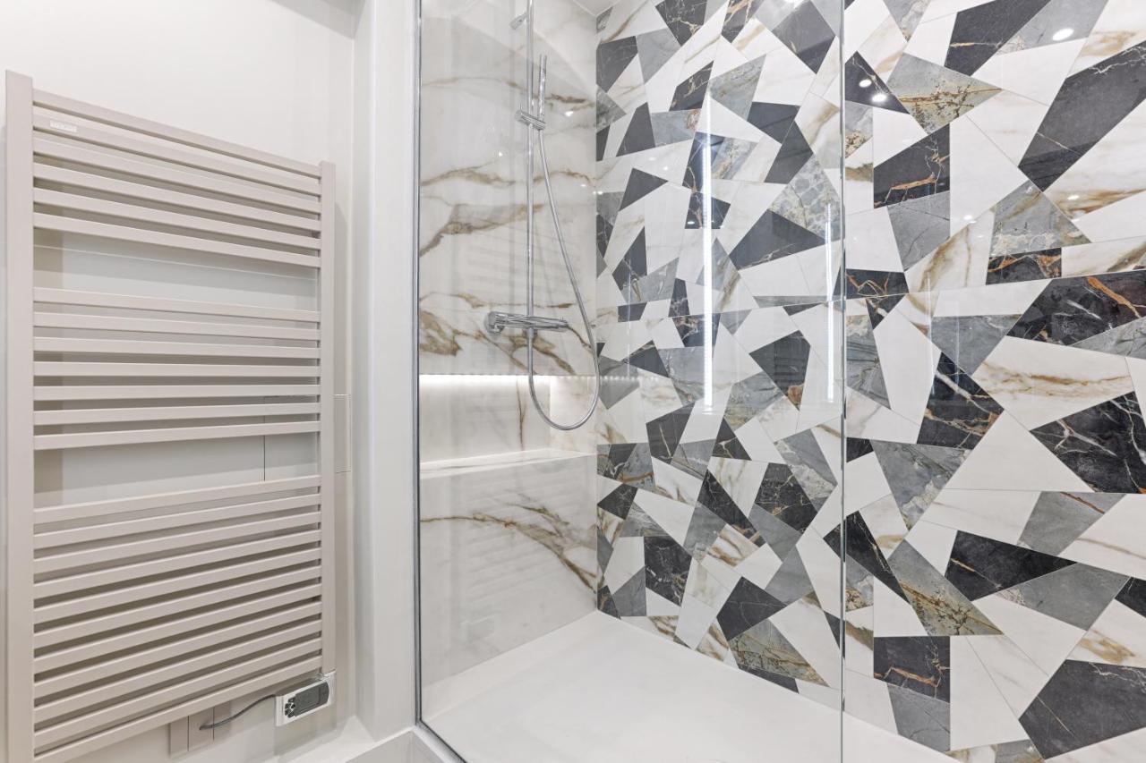 Unique Luxury Parisian flat 2BR/6P -Champs Elysées Extérieur photo